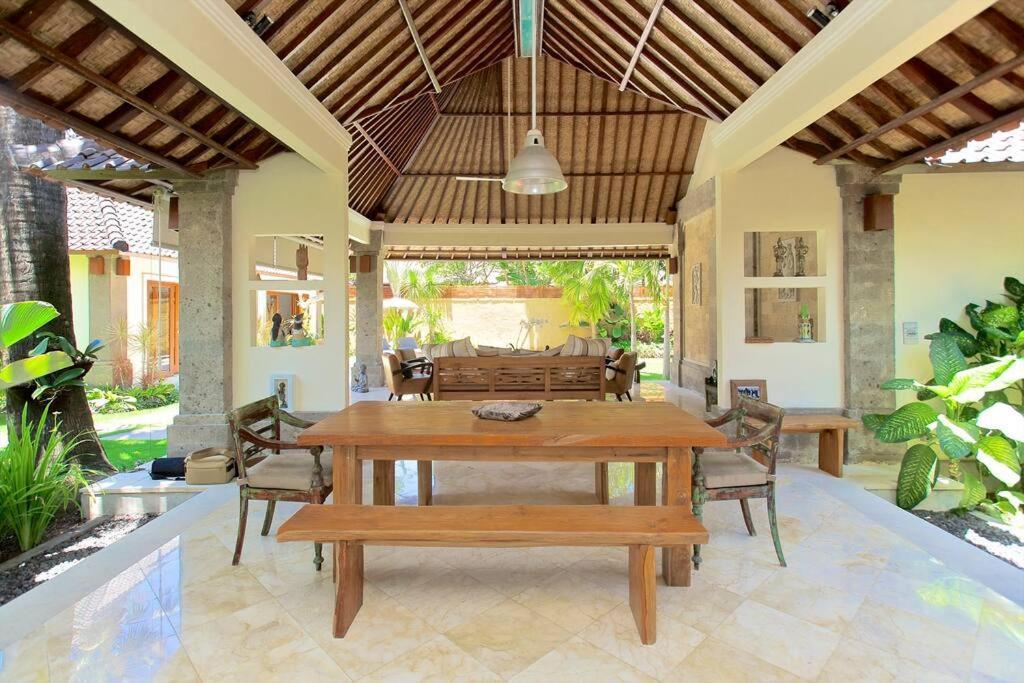 Tropical Oasis, Villa Mimba Sanur  Bagian luar foto