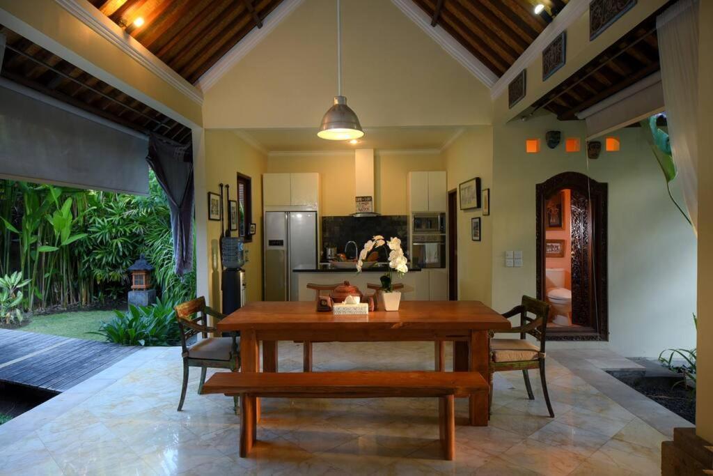 Tropical Oasis, Villa Mimba Sanur  Bagian luar foto