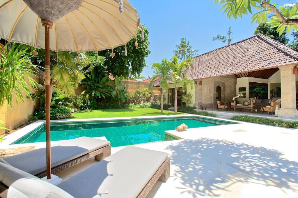 Tropical Oasis, Villa Mimba Sanur  Bagian luar foto