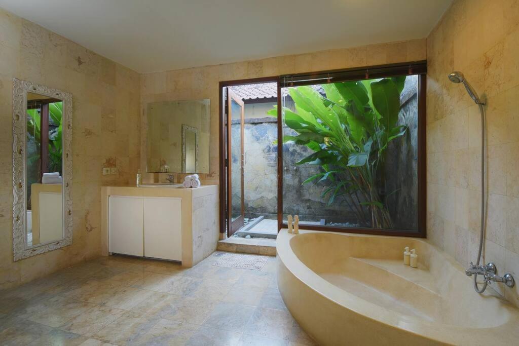 Tropical Oasis, Villa Mimba Sanur  Bagian luar foto